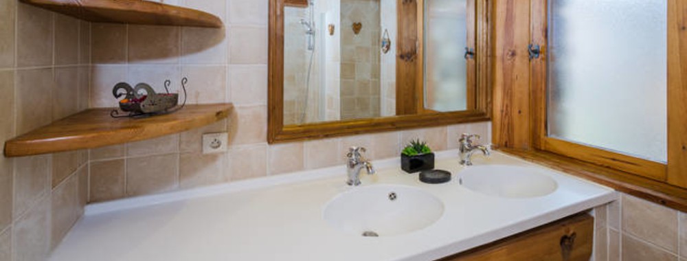 Chalet image